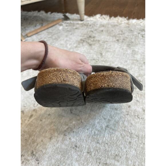Birkenstock Size 39 Gizeh Birko Flor‎ Sandals Silver Leather Buckle Preloved - Picture 7 of 8